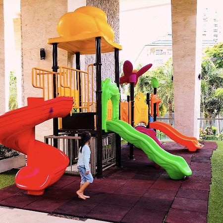 Apartamento The Peak Towers Pattaya Exterior foto