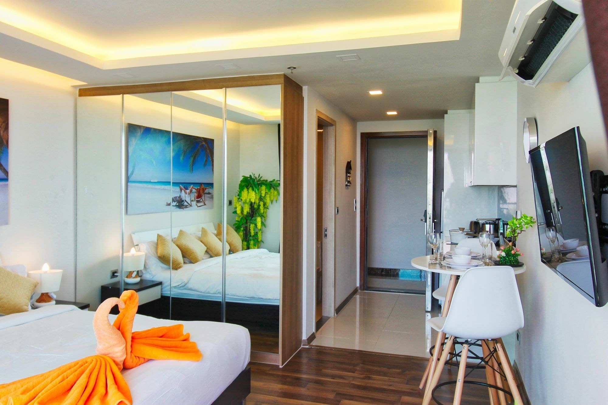 Apartamento The Peak Towers Pattaya Exterior foto