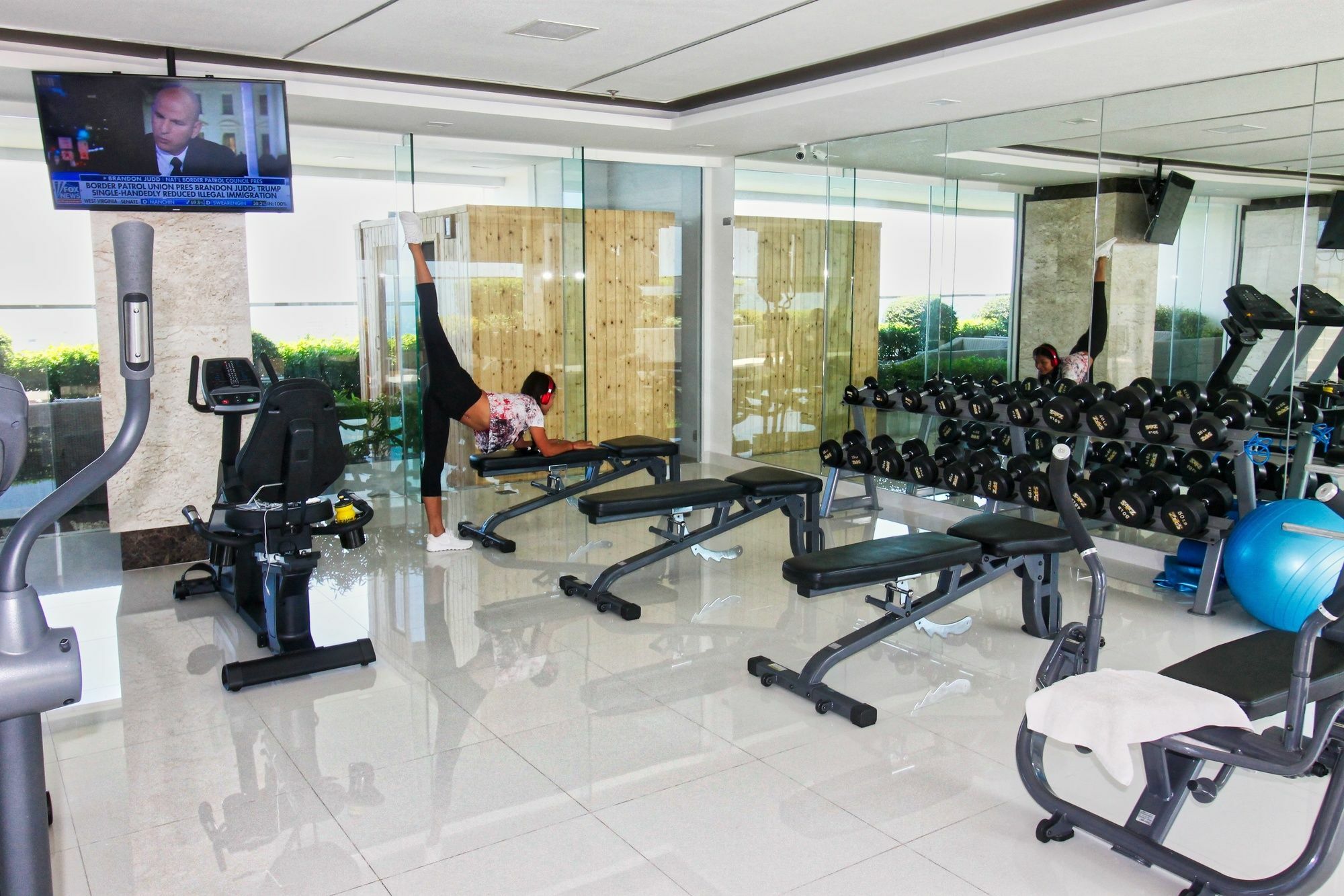 Apartamento The Peak Towers Pattaya Exterior foto